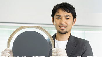 【創(chuàng)新日本走訪】（14）開(kāi)發(fā)電子舌傳感器實(shí)現(xiàn)“AI侍酒師” ，利用金剛石的物理特性實(shí)現(xiàn)一滴液體一分鐘甄別液體